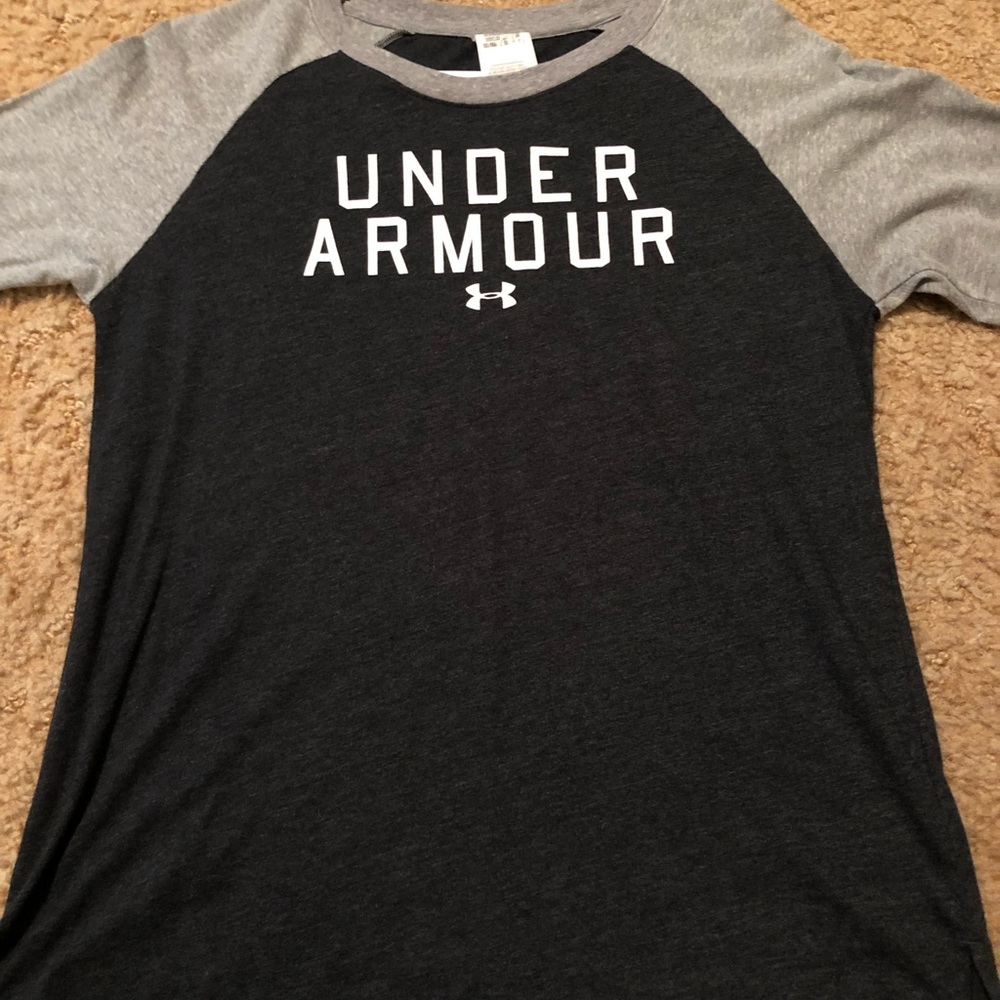 Women’s Large Under Armour heat gear cotton shirt